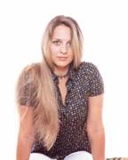 A k�pen szem�ly, ruh�zat l�that�

Automatikusan gener�lt le�r�s